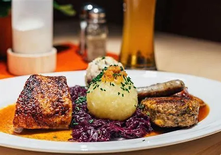 מלון Atrium Krueger 3*