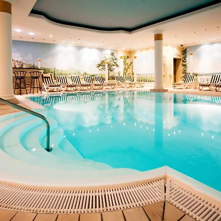 מלון Atrium Krueger 3*