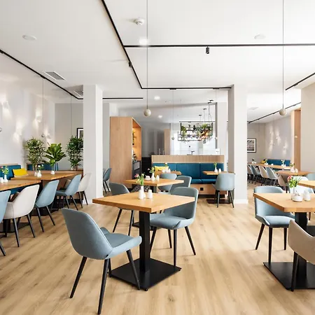 Atrium Krueger מלון 3*