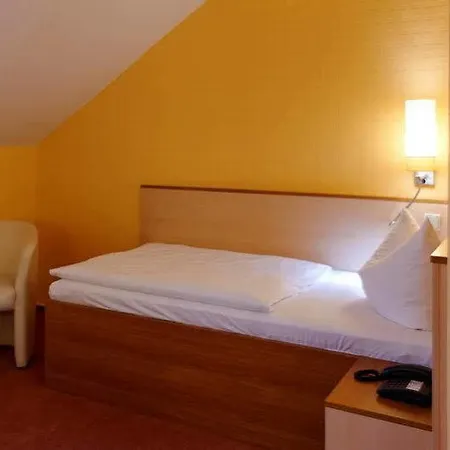 מלון Atrium Krueger 3*